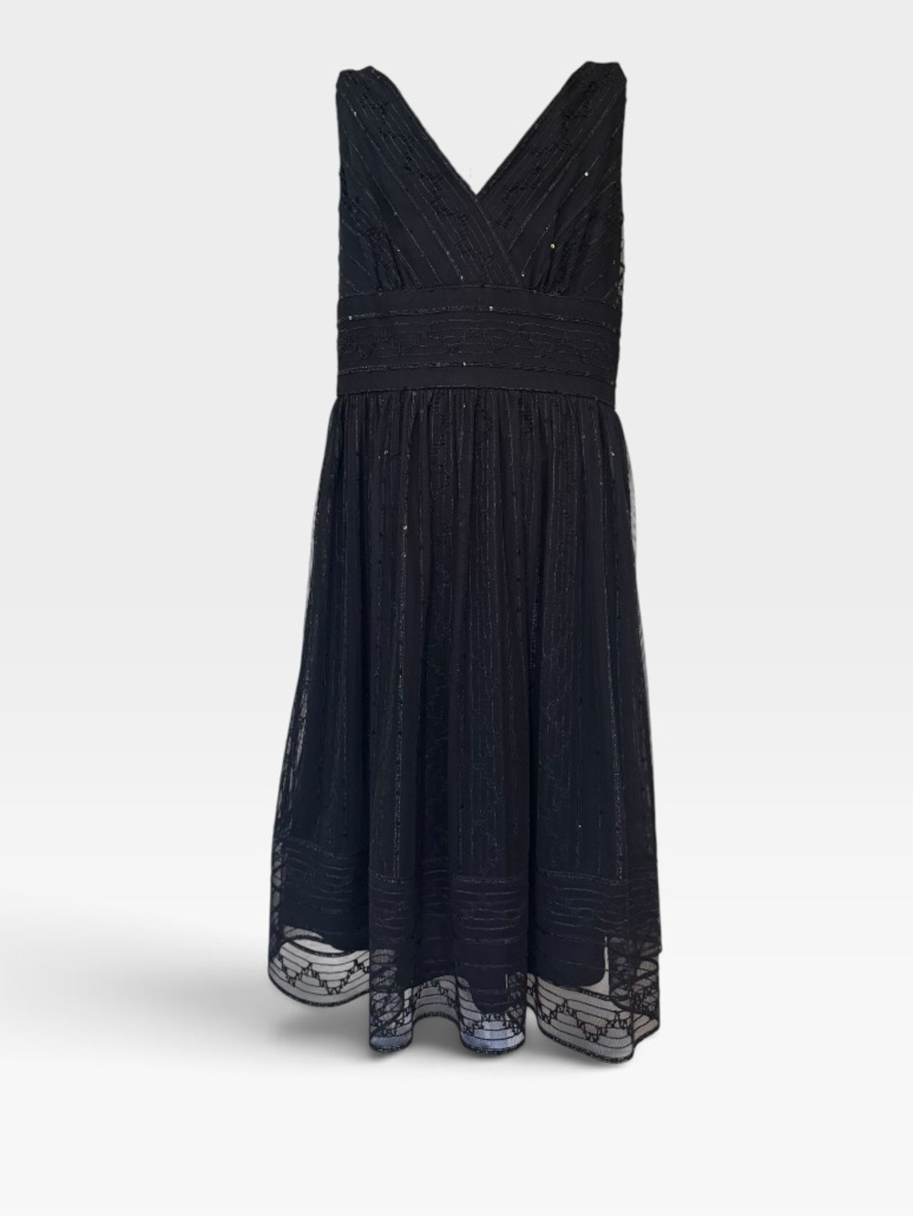 Maggy London Black Sleeveless V-Neck Midi Lace Dress